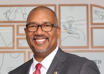 Banker who saw his neighborhood lose a bank is now investing $20M in Detroit 